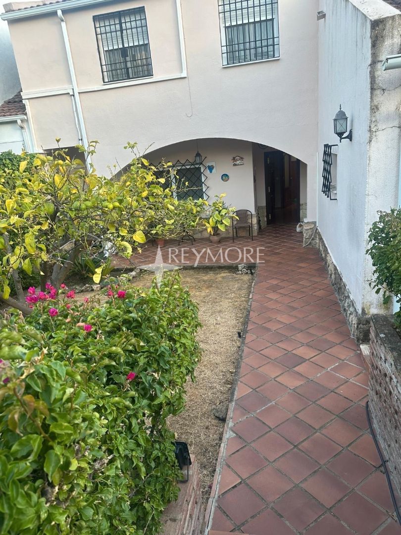Exterior view of House or chalet for sale in  Córdoba Capital  with Air Conditioner, Heating and Private garden