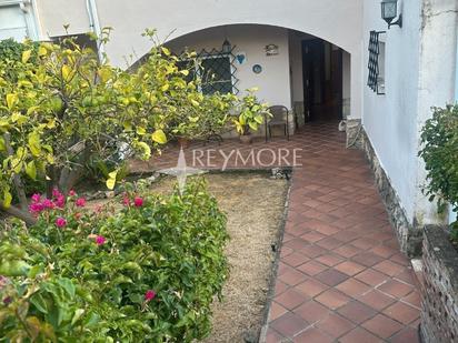 Vista exterior de Casa o xalet en venda en  Córdoba Capital amb Aire condicionat, Calefacció i Jardí privat