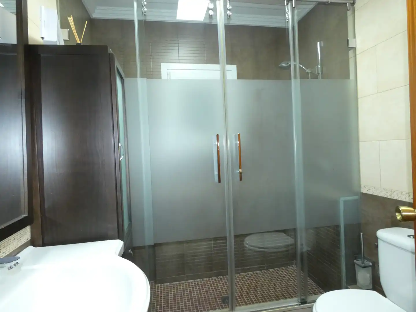 Bathroom of Flat for sale in Girona  with Air Conditioner, Heating and Furnished