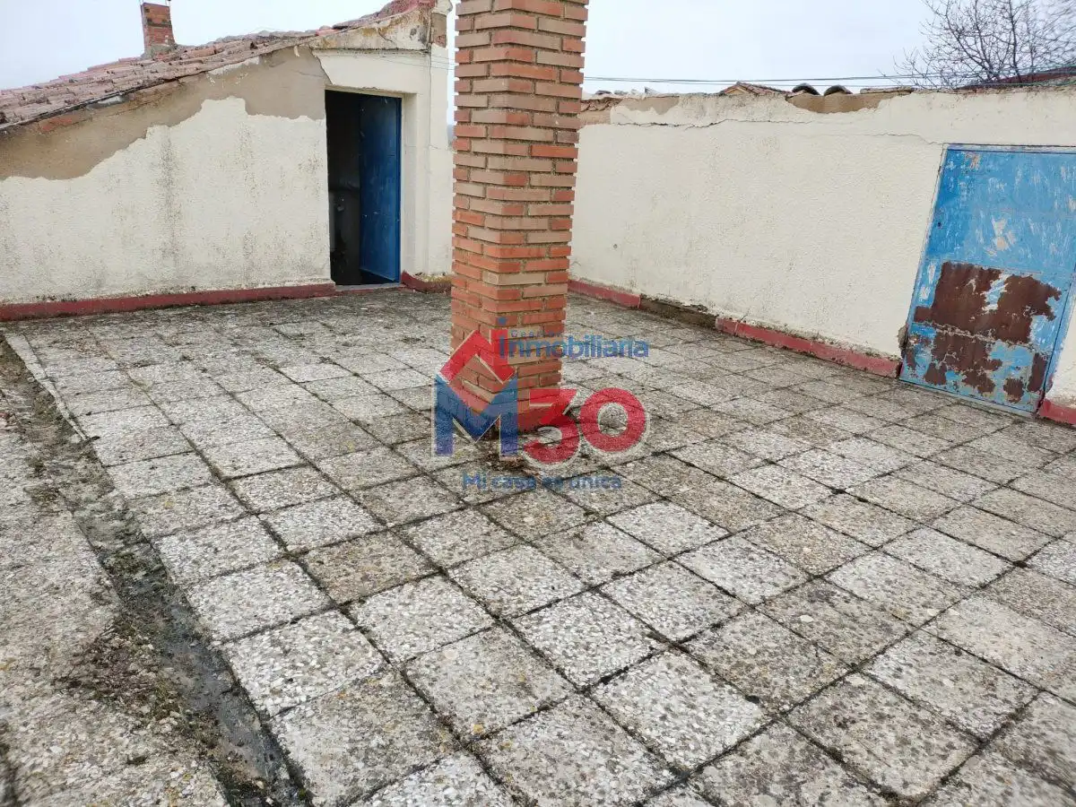 Vista exterior de Casa o chalet en venta en Santa María Ribarredonda con Terraza