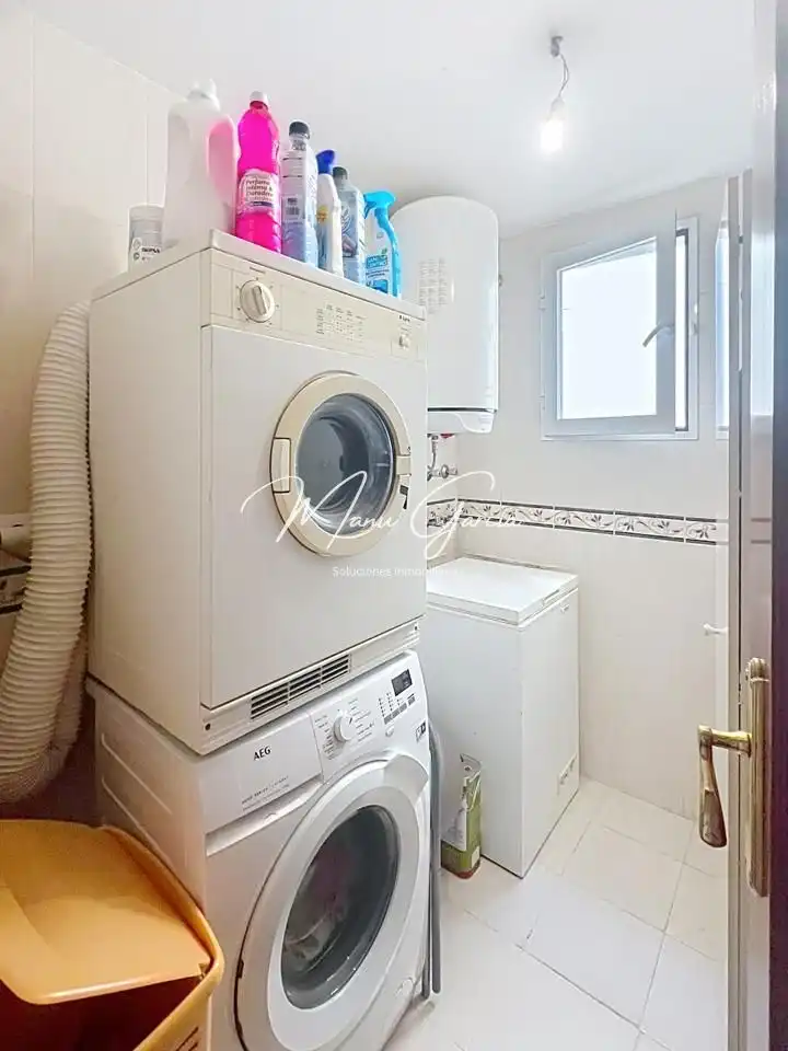 Badezimmer von Wohnung zum Verkauf in Lucena mit Klimaanlage, Heizung und Abstellraum