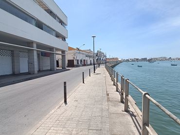 Local comercial en venda a Muelle Martínez Catena