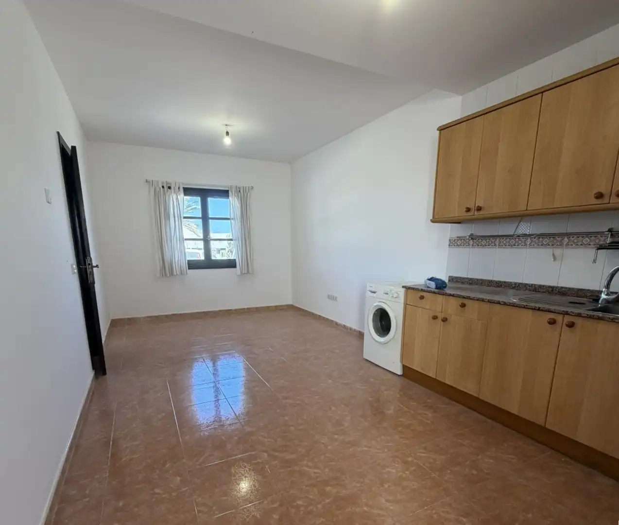 Casa aparellada amb terrassa en venda a Costa Teguise, imagen 11
