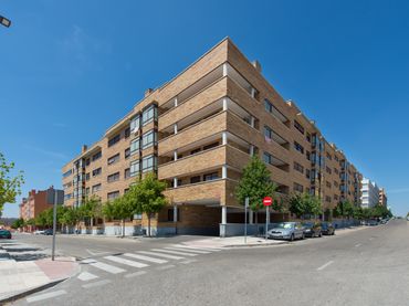 Individual amb ascensor en venda a Calle de Juan Gris 3