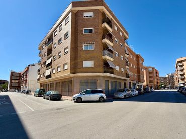 Pis amb ascensor en venda a Travesia F Mtnez Guilab 6