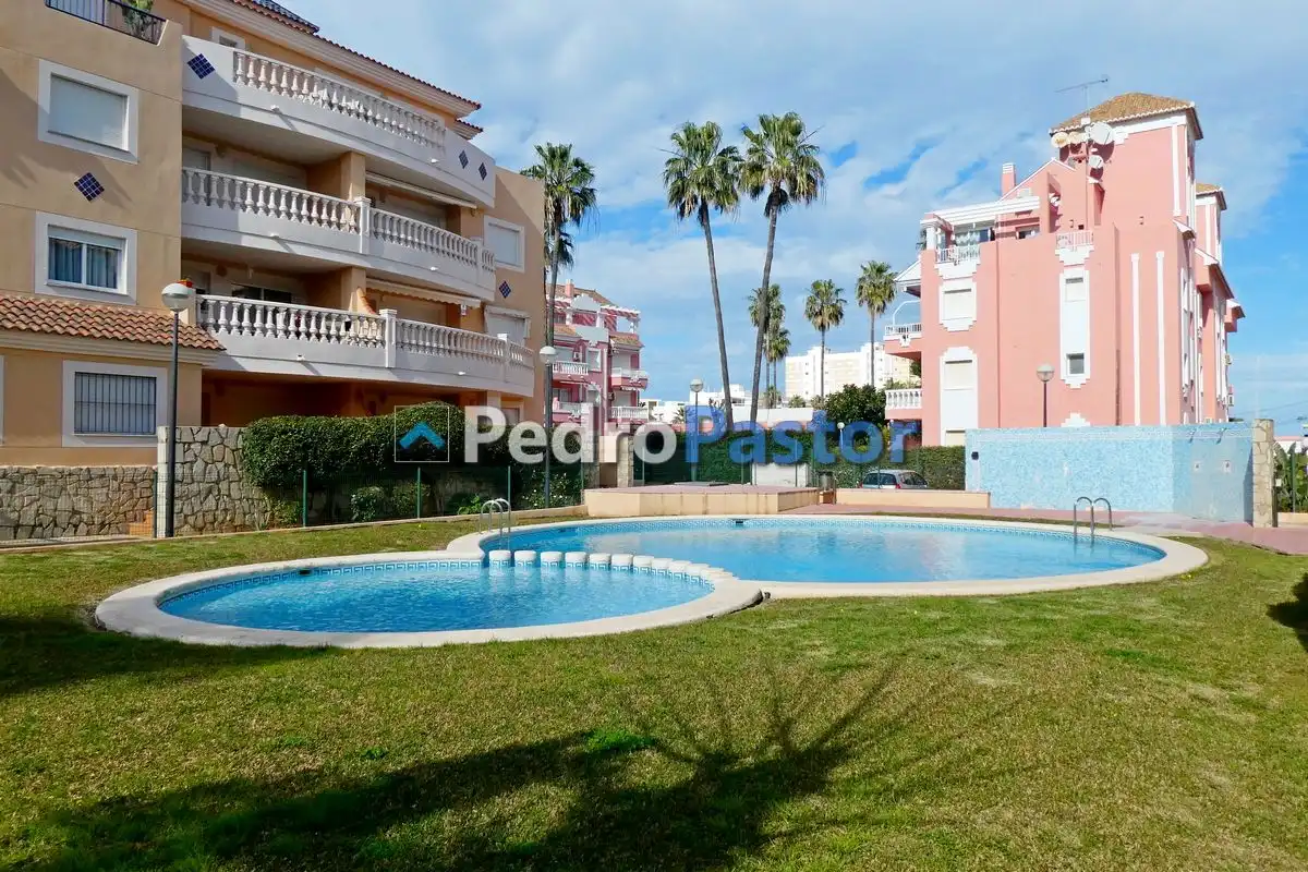 Appartement compact avec piscine à vendre à Las Marinas / Les Marines