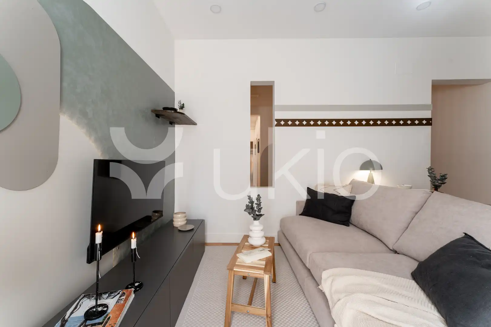 Dormitori de Apartament de lloguer en Madrid amb Aire condicionat, Calefacció i Moblat