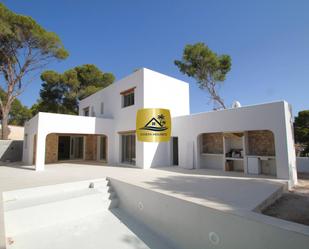 Vista exterior de Casa o xalet en venda en Moraira amb Aire condicionat, Calefacció i Jardí privat