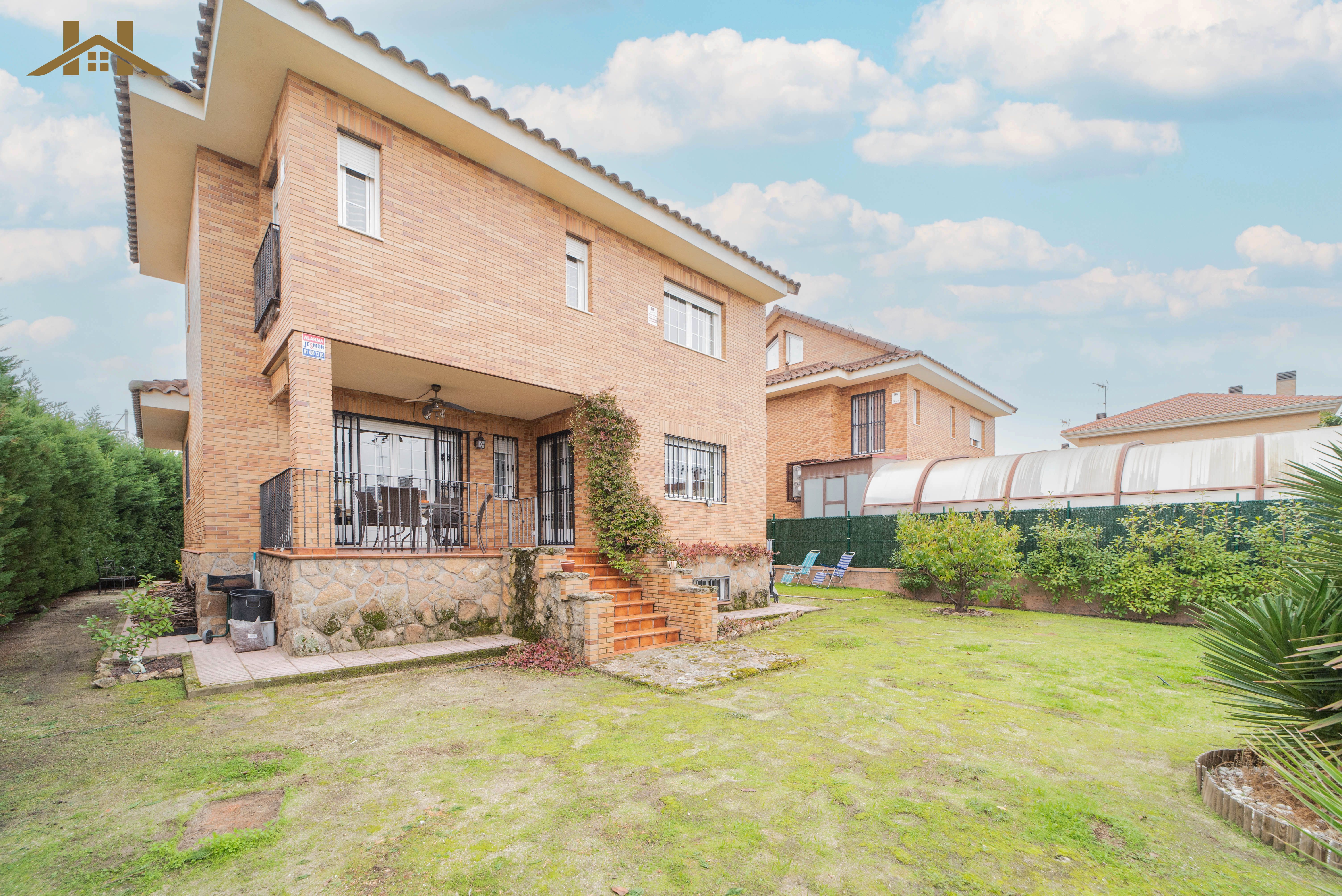 Garden of House or chalet for sale in Villanueva de la Cañada  with Heating, Private garden and Swimming Pool