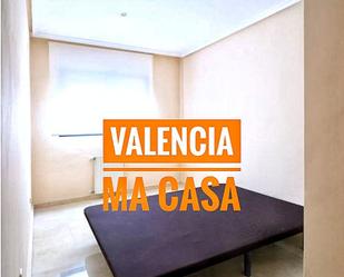 Bedroom of Flat to rent in  Valencia Capital  with Air Conditioner, Terrace and Balcony