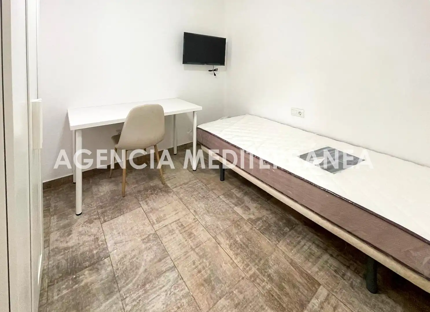 Habitación de Piso para compartir en Burjassot con Amueblado