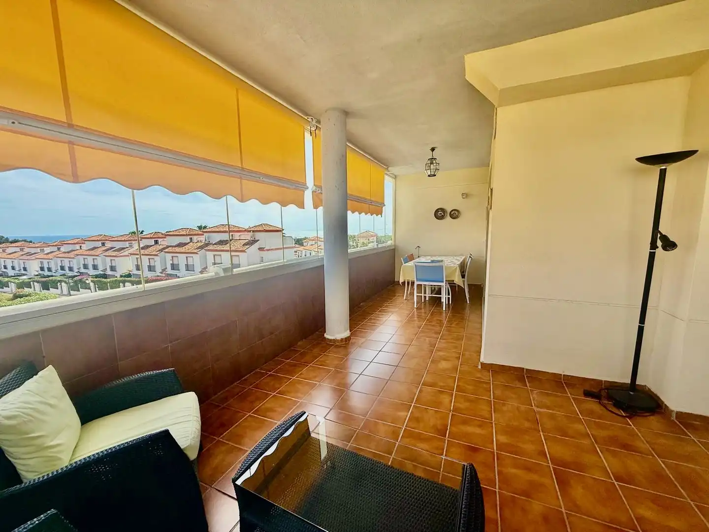 Terraza de Apartamento de alquiler en Marbella con Piscina y Piscina comunitaria