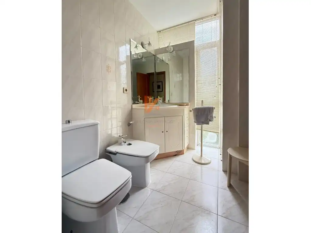 Baño de Casa adosada en venta en Brión con Jardín privado, Terraza y Piscina