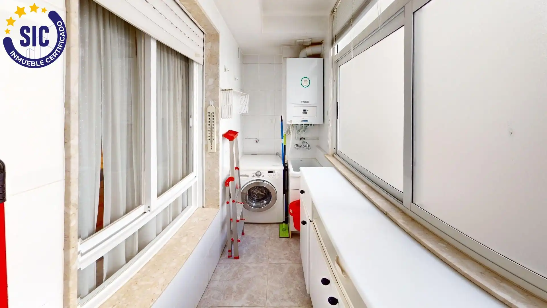 Terraza de Piso en venta en Castellón de la Plana / Castelló de la Plana con Calefacción, Trastero y Amueblado