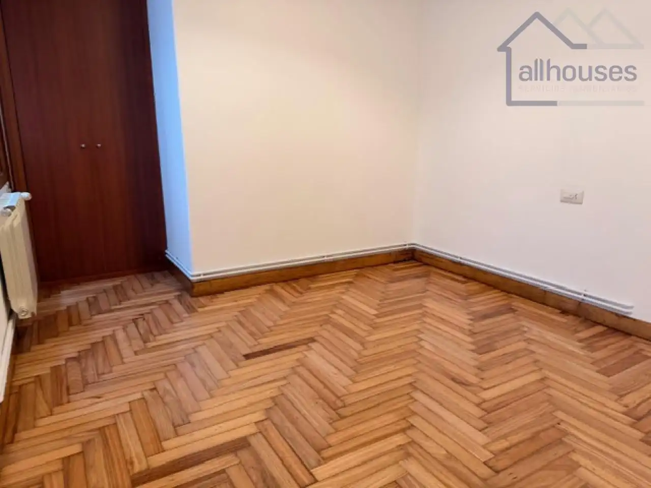 Habitación de Piso en venta en Vigo  con Calefacción, Parquet y Terraza