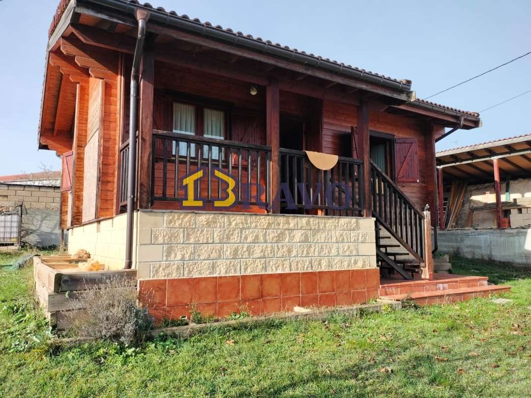 Exterior view of House or chalet for sale in Junta de Traslaloma  with Heating, Storage room and Furnished