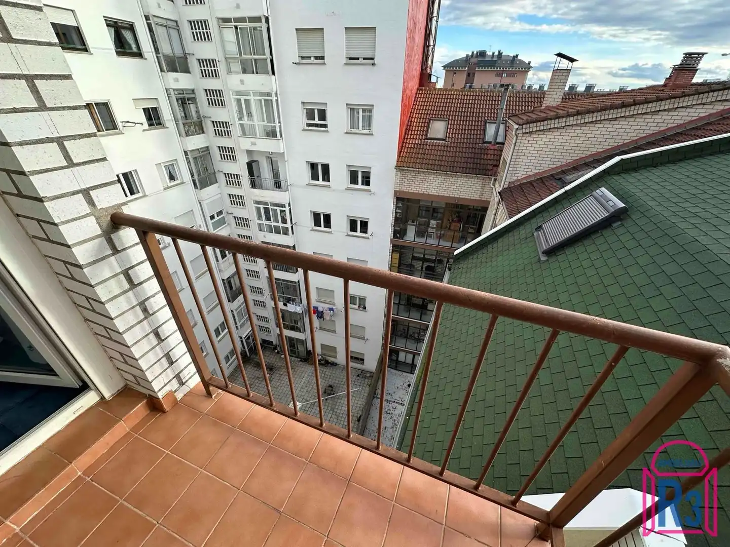 Terrassa de Dúplex en venda en León Capital  amb Calefacció, Terrassa i Traster