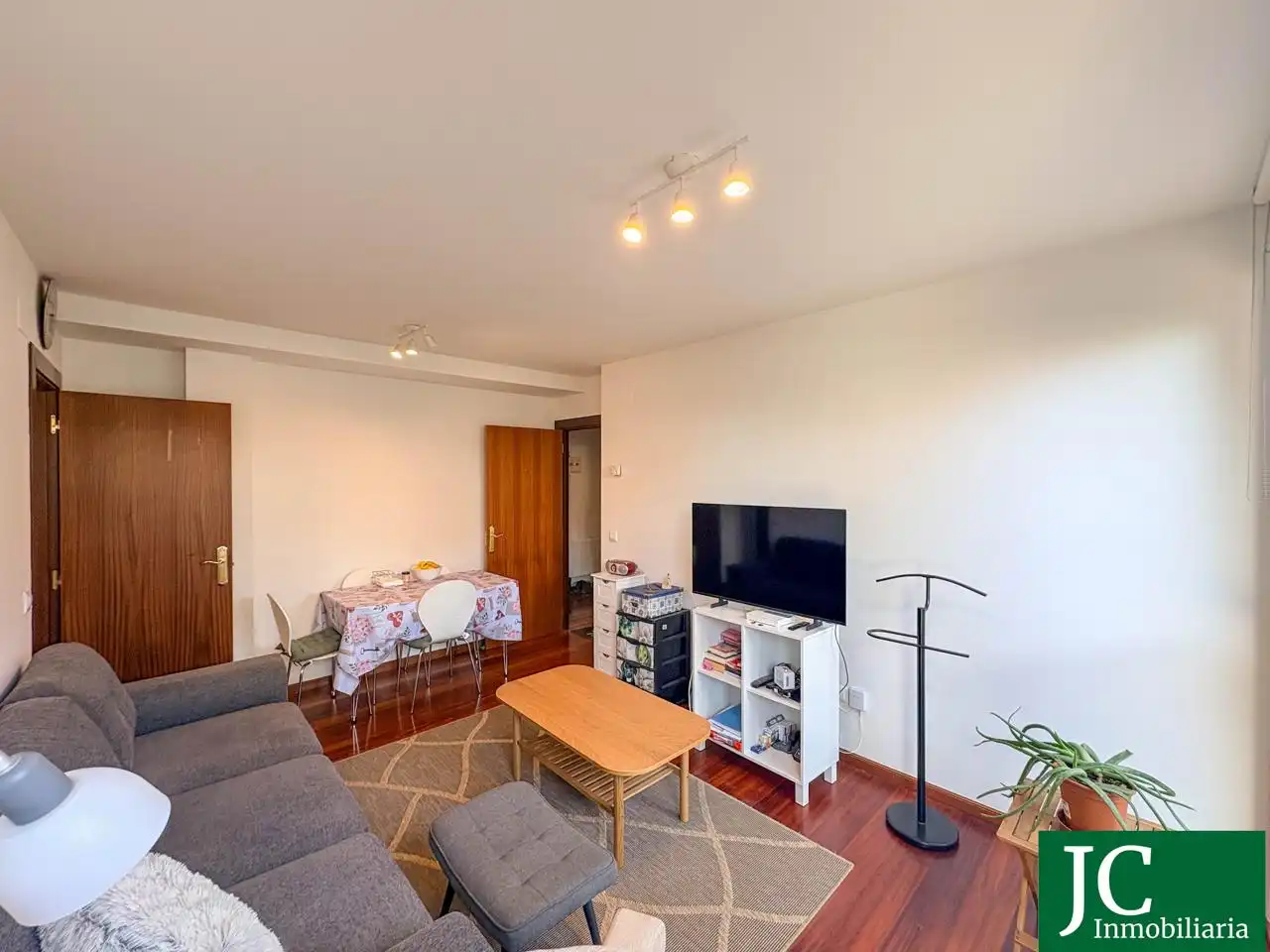 Sala de estar de Planta baja en venta en Bárcena de Cicero con Calefacción, Jardín privado y Terraza