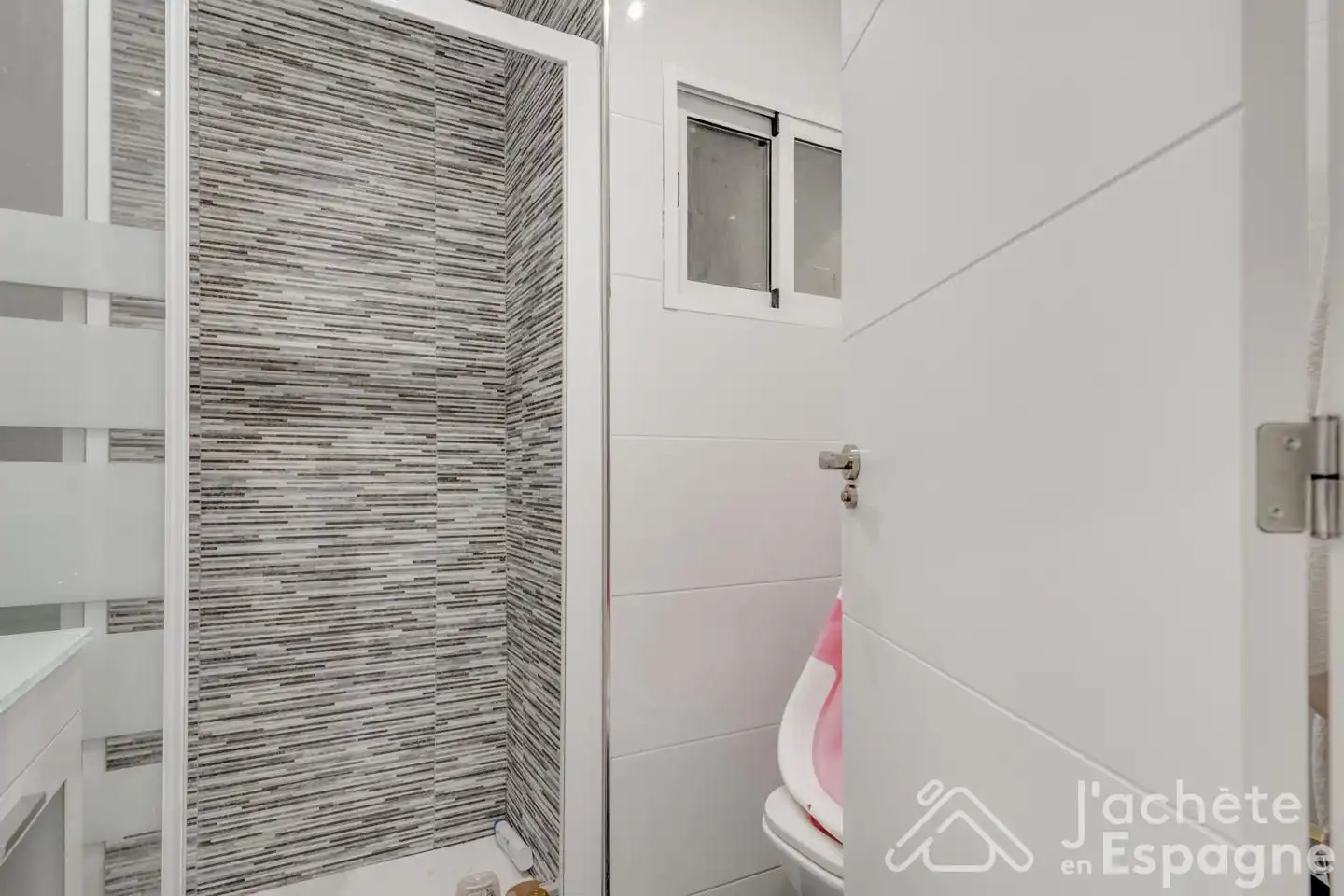 Bathroom of Flat for sale in Valencia  with Furnished and Balcony
