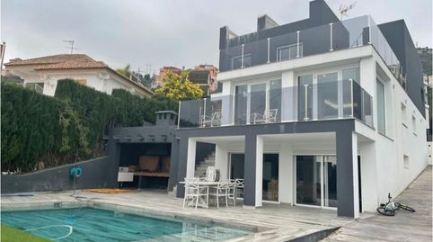 SE VENDE CASA CHALET INDEPENDIENTE EN GODELLETA CALICANTO