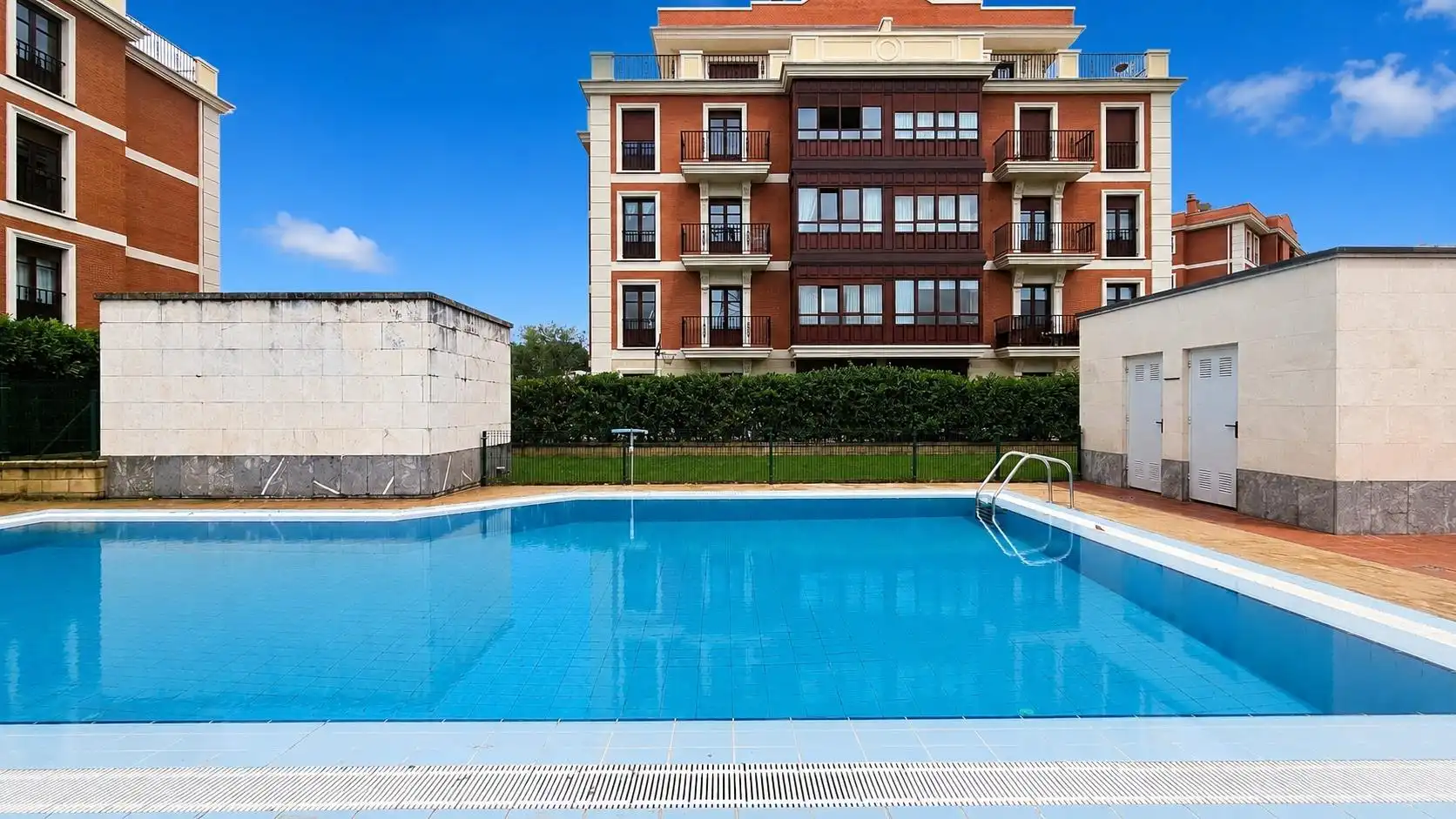 Swimming pool of Flat for sale in Mungia  with Air Conditioner, Heating and Community pool
