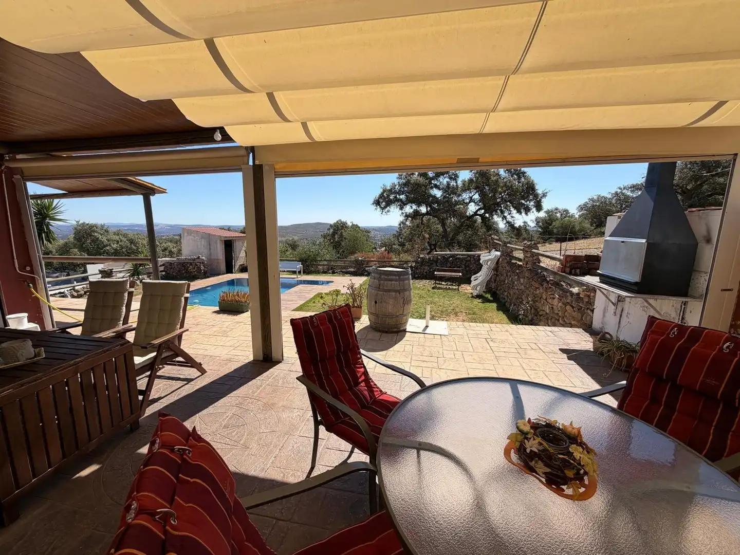 Terrassa de Casa o xalet en venda en El Castillo de las Guardas amb Jardí privat i Piscina comunitària
