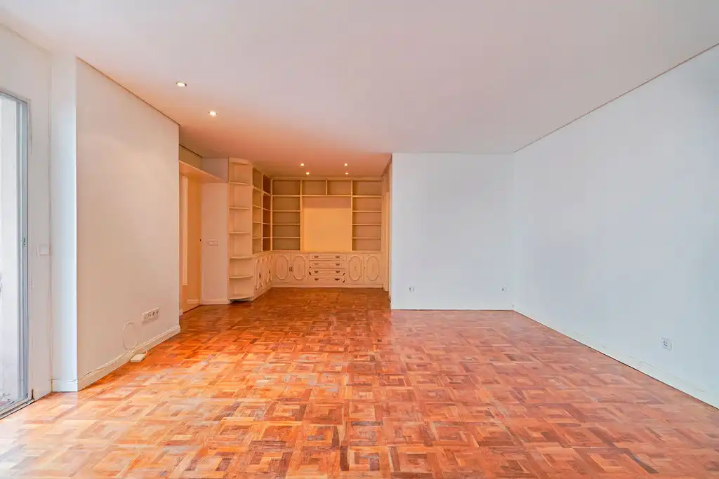 Flat with terrace for sale in Calle de Ponzano, imagen 5
