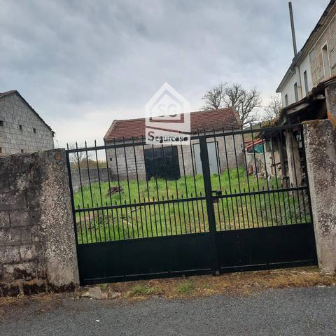 Casa adosada en Venta en A Merca