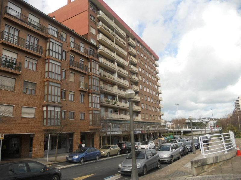 Vista exterior de Pis en venda en Donostia - San Sebastián  amb Calefacció