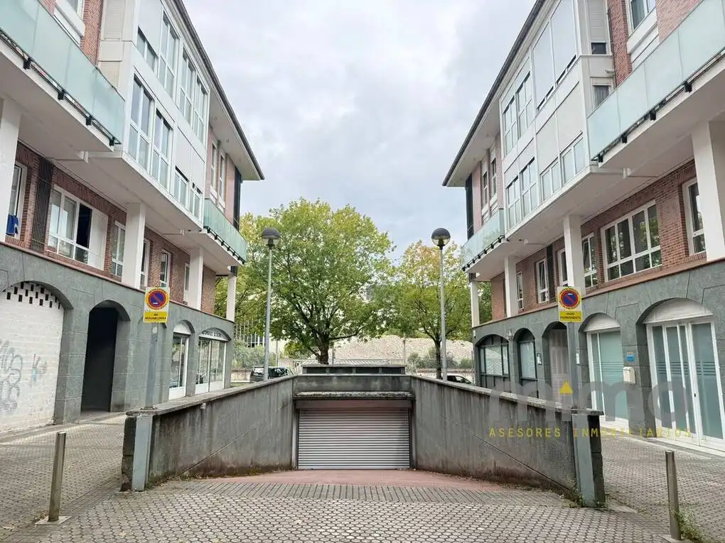Vista exterior de Garatge en venda en Donostia - San Sebastián 