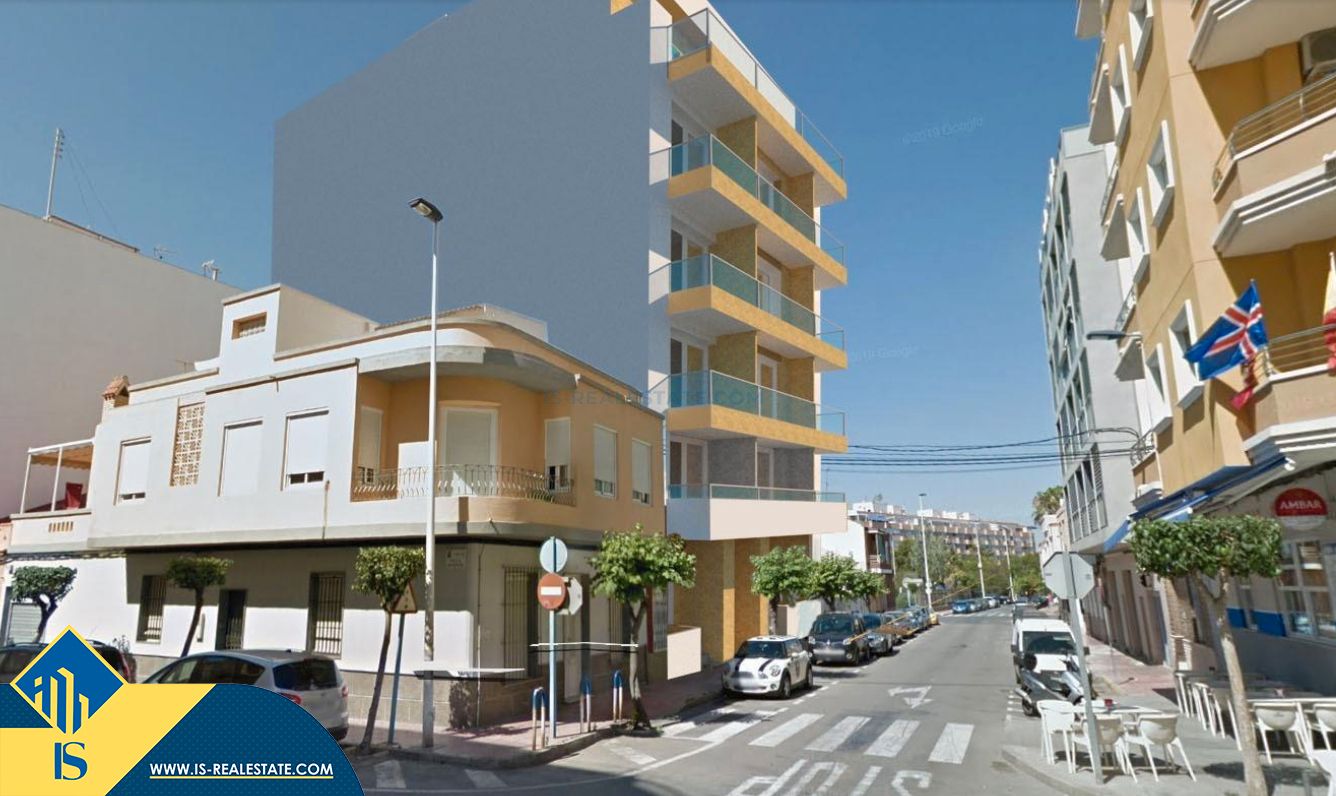 Vista exterior de Estudi en venda en Torrevieja amb Calefacció, Terrassa i Piscina comunitària