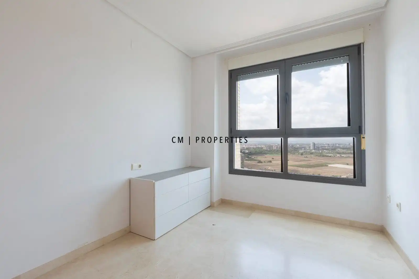 Bedroom of Flat for rent in Valencia  with Air Conditioner, Heating and Terrace