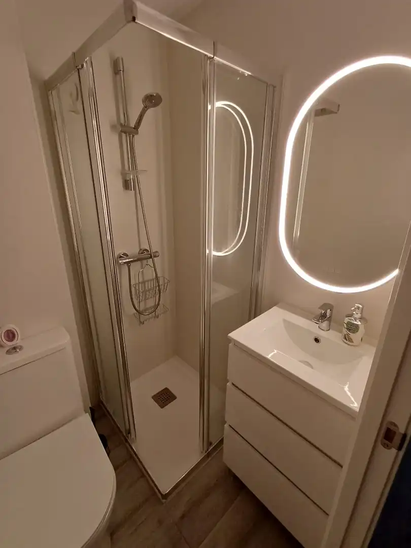 Baño de Piso para compartir en Leganés con Jardín privado, Parquet y Trastero