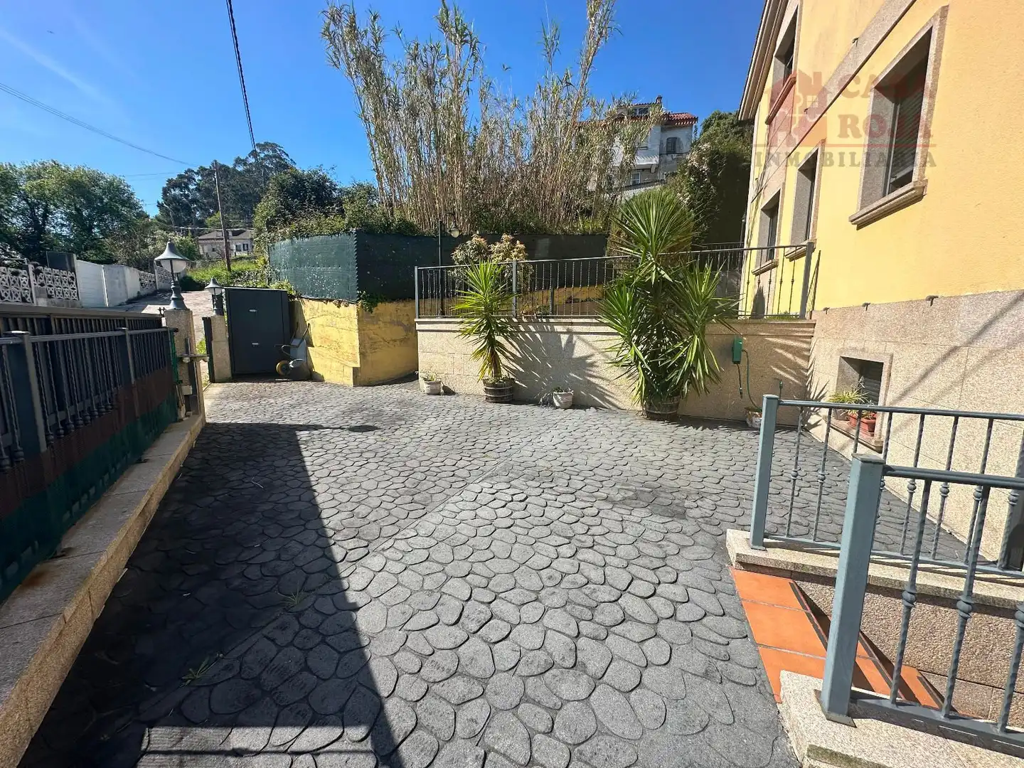 Terrassa de Casa o xalet en venda en Cangas  amb Calefacció, Terrassa i Traster