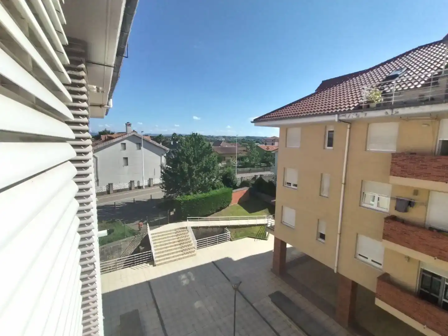 Terrassa de Pis en venda en Santa Cruz de Bezana amb Piscina i Balcó