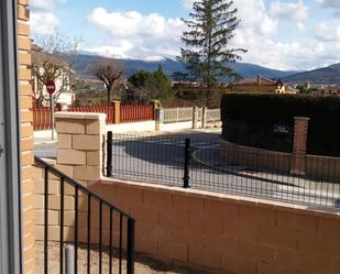 Vista exterior de Casa o xalet en venda en Palazuelos de Eresma amb Calefacció, Jardí privat i Parquet