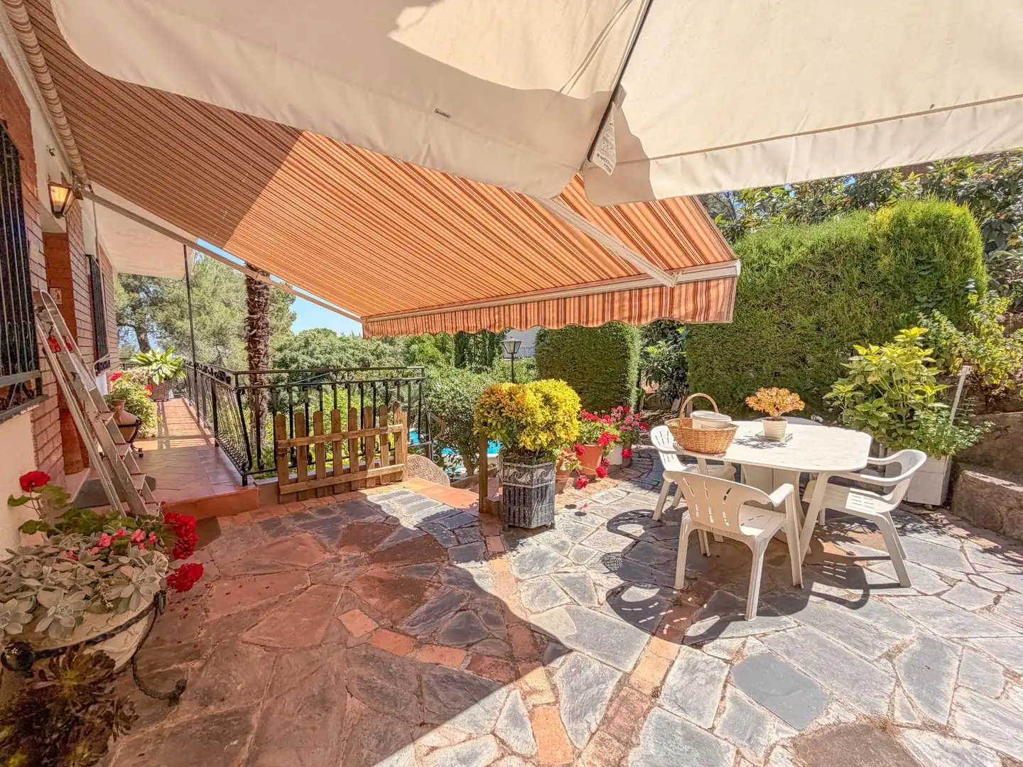 Terrassa de Casa o xalet en venda en Castellví de Rosanes amb Aire condicionat, Calefacció i Jardí privat