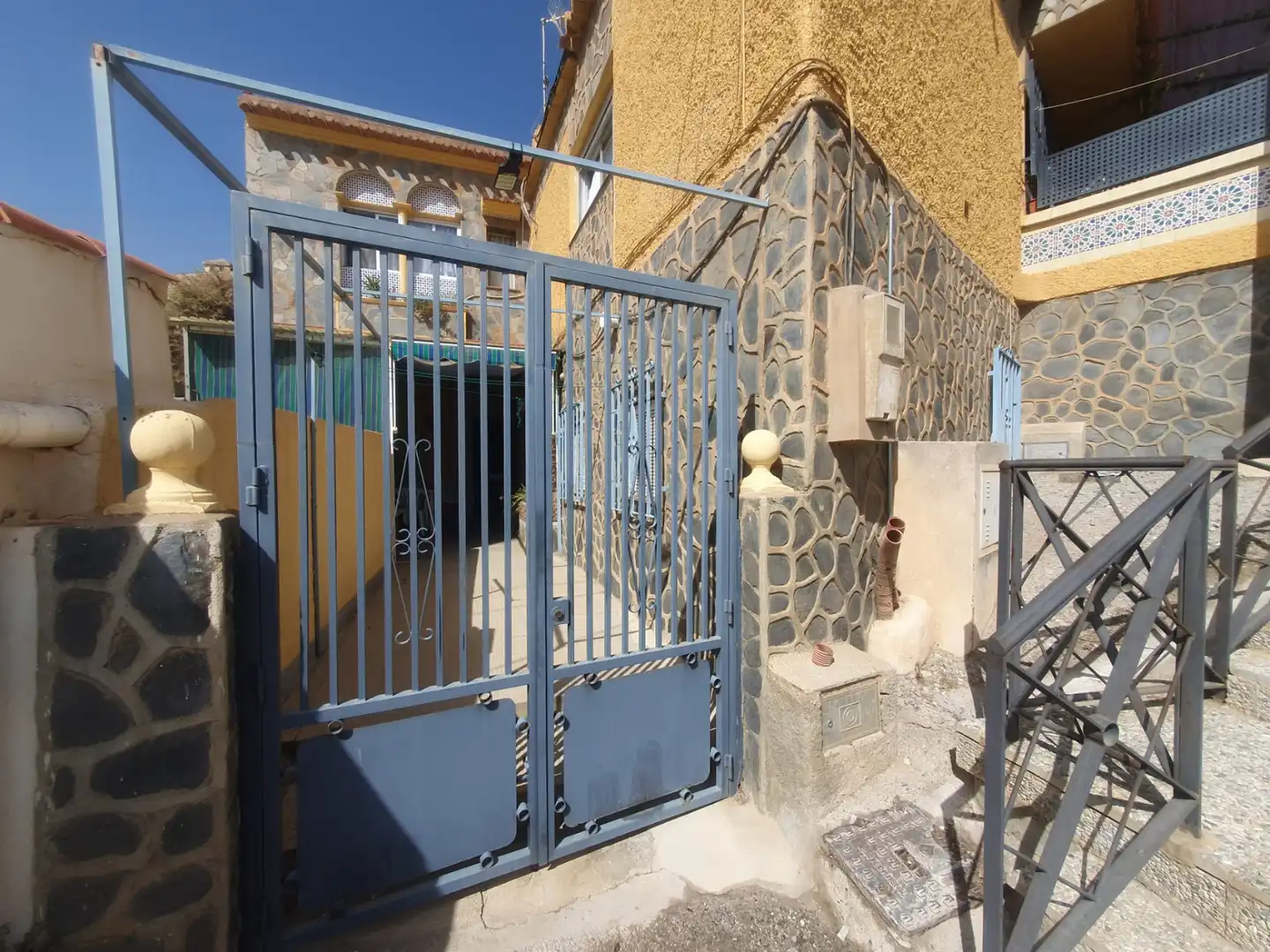 Vista exterior de Casa o xalet en venda en Guadix