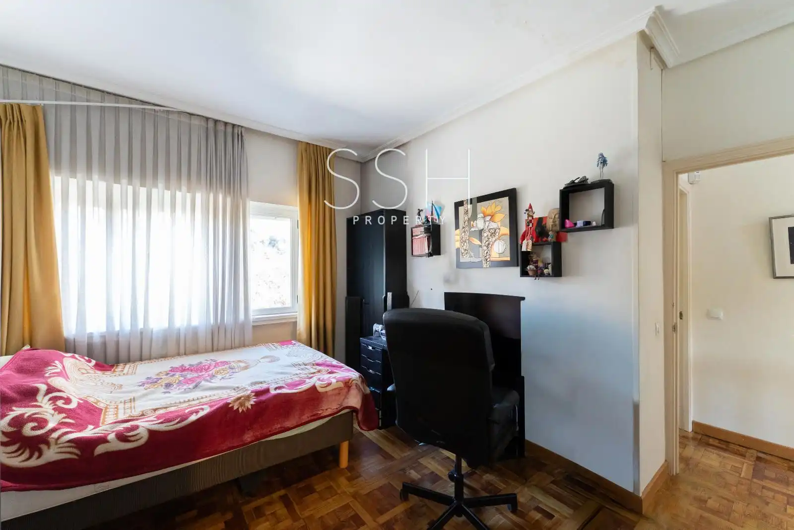 Dormitori de Casa adosada en venda en Madrid amb Aire condicionat, Calefacció i Piscina