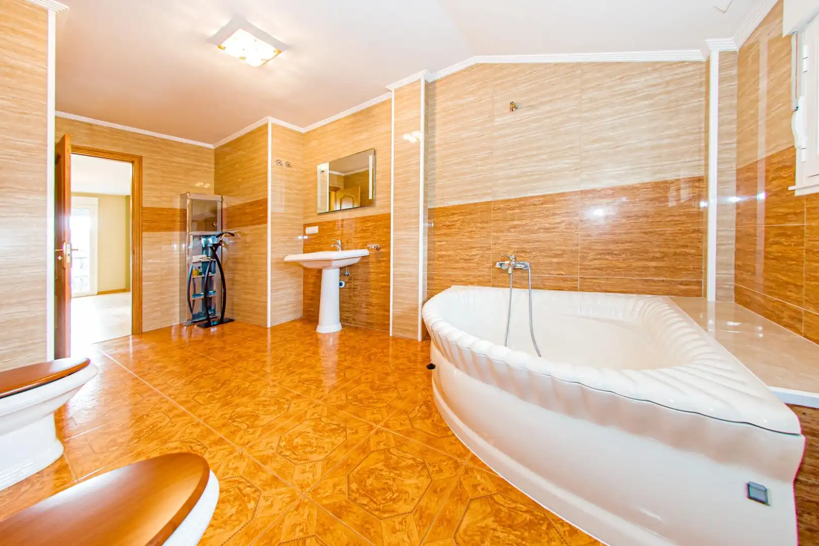Badezimmer von Haus oder Chalet zum Verkauf in Ponferrada mit Heizung, Privatgarten und Terrasse