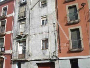 Baixos amb balcó en venda a Barri Antic