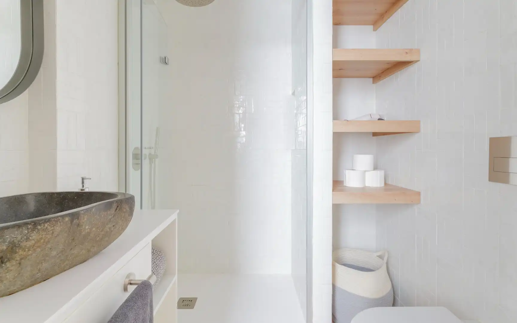 Bathroom of Flat for rent in Madrid  with Heating and Furnished