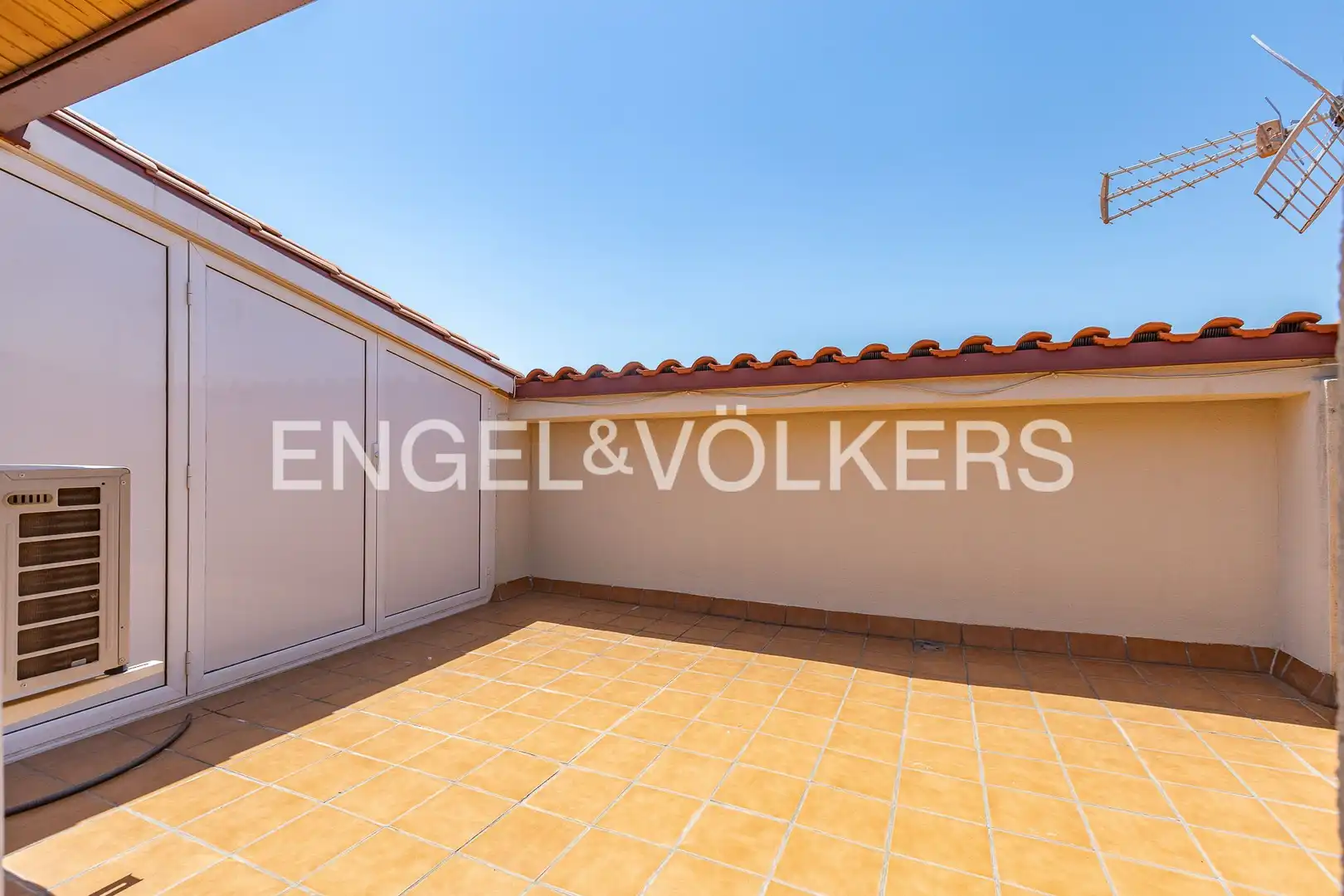 Terrace of Detached homes for sale in Rubí  with Air Conditioner, Heating and Parquet flooring