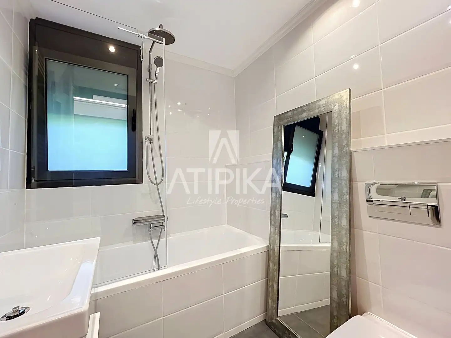 Bany de Casa o xalet en venda en Castelldefels amb Aire condicionat, Calefacció i Terrassa