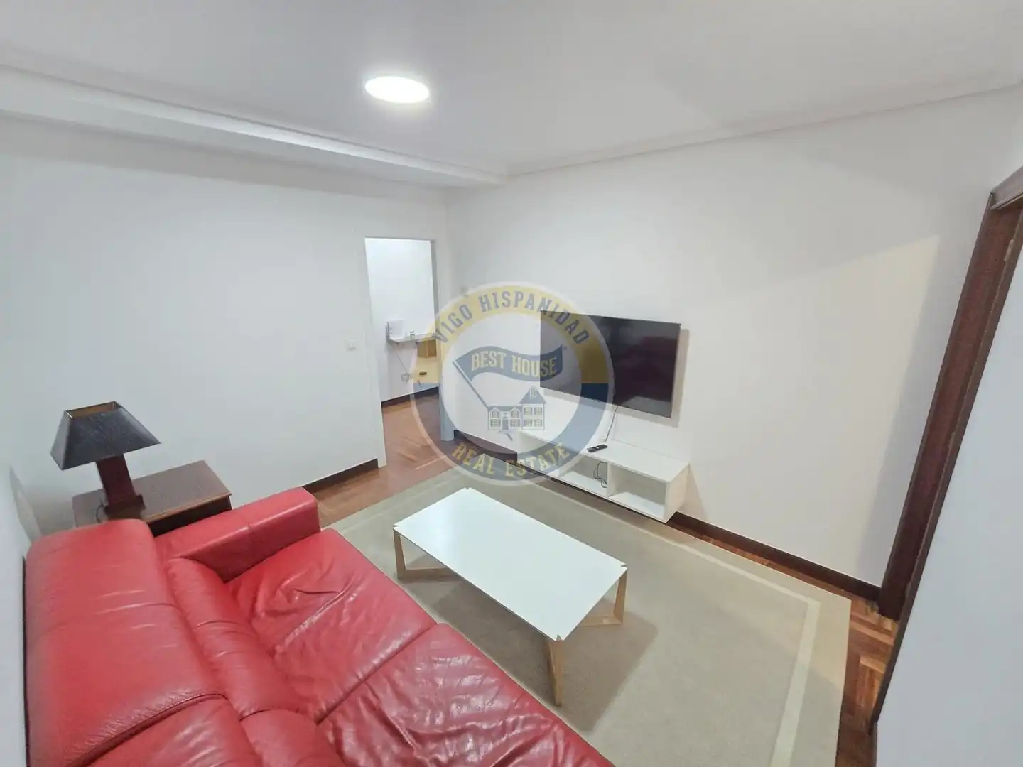Sala d'estar de Pis de lloguer en Vigo  amb Calefacció, Parquet i Moblat