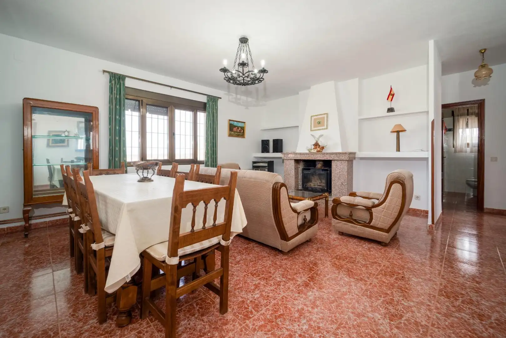 Comedor de Casa o chalet en venta en San Martín de Pusa con Aire acondicionado, Calefacción y Jardín privado