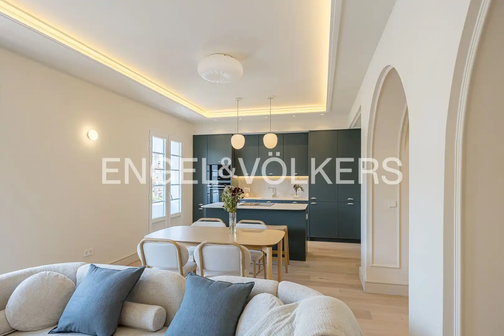 Dining room of Flat for sale in Madrid  with Air Conditioner, Heating and Parquet flooring