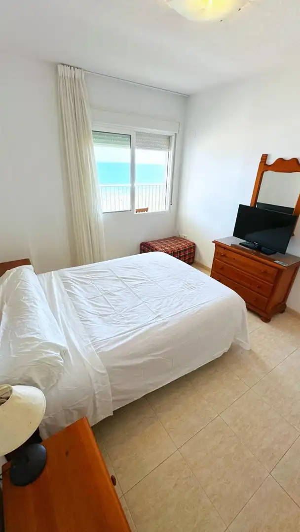 Habitación de Apartamento en venta en Gandia con Amueblado, Balcón y Piscina comunitaria