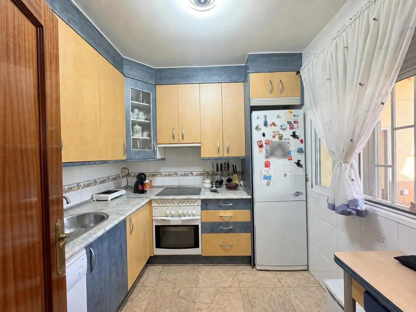 Cocina de Casa o chalet en venta en Herradón de Pinares con Calefacción, Jardín privado y Piscina
