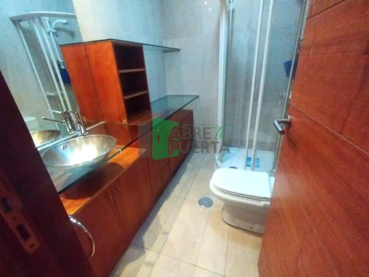Bany de Apartament de lloguer en Ourense Capital  amb Calefacció, Parquet i Traster